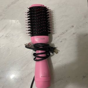 Round brush hairdryer